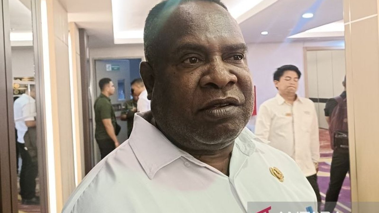 Proses penyaluran Dana Desa tahap pertama tahun 2025 di Kabupaten Mimika, Papua Tengah, terhambat karena masalah administrasi yang belum terselesaikan di beberapa kampung.