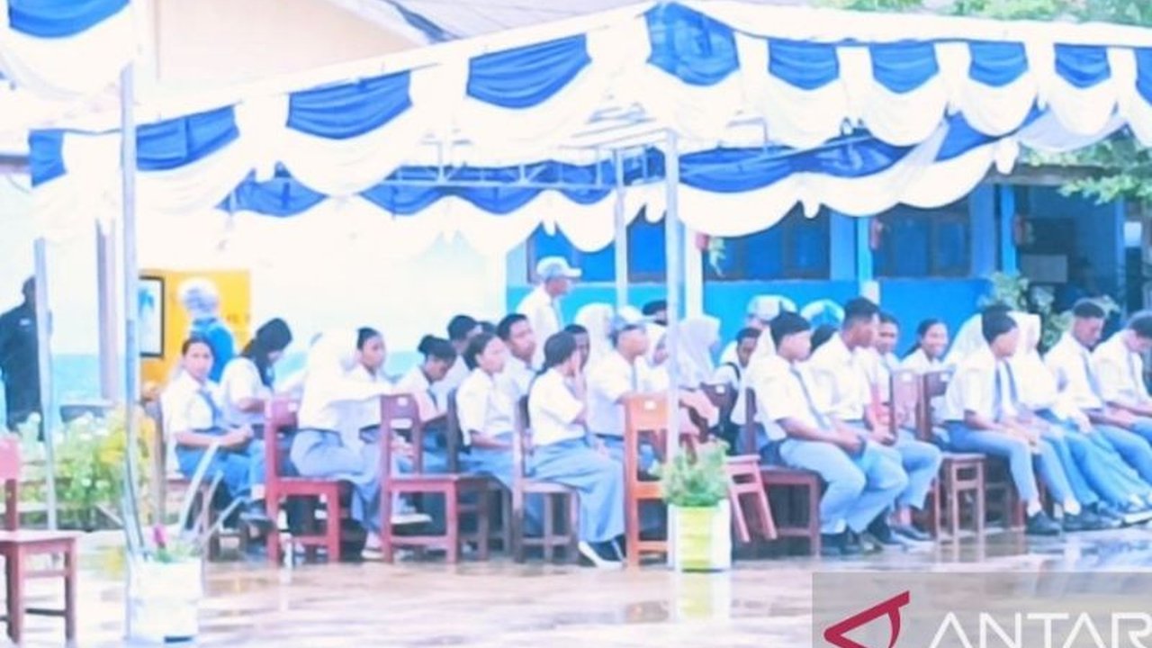 Kabupaten Biak Numfor, Papua, mendapatkan kuota 100 beasiswa Afirmasi Pendidikan Tinggi (ADik) tahun 2025 untuk lulusan SMA, memberikan peluang emas bagi putra-putri daerah untuk melanjutkan pendidikan ke Perguruan Tinggi Negeri.
