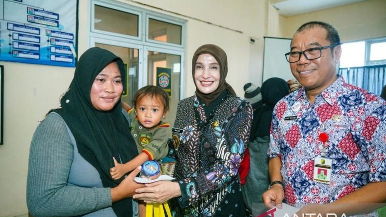 Pemerintah Kota Pekalongan menargetkan intervensi terhadap 1.330 Keluarga Risiko Stunting (KRS) melalui Program Genting pada tahun 2025 dengan berbagai bantuan nutrisi dan edukasi.