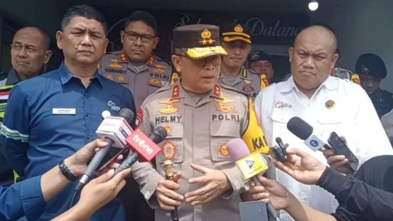 Kapolda Lampung, Irjen Pol. Helmy Santika, menegaskan komitmennya menjalankan tugas secara profesional, prosedural, dan berkeadilan, serta menanggapi kritik demi meningkatkan kinerja kepolisian di Lampung.