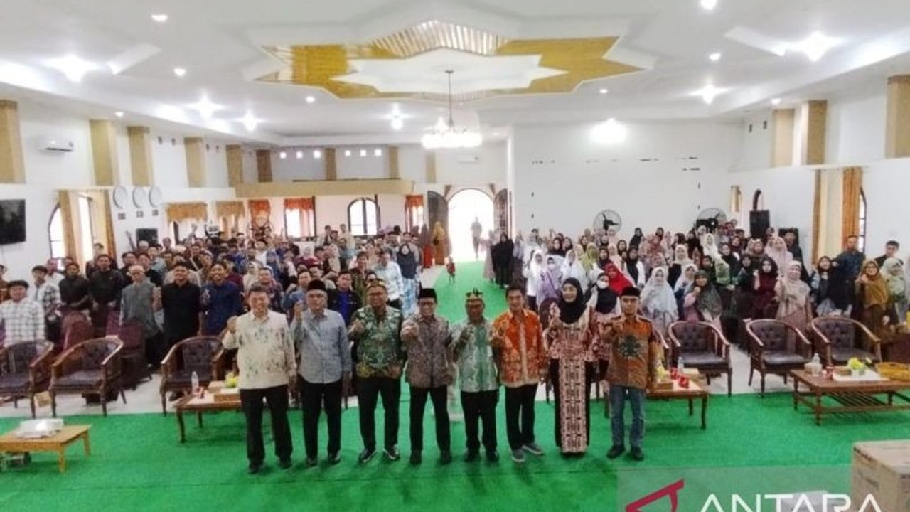 Anggota Komisi IX DPR RI dan BKKBN Kalteng sosialisasikan program Bangga Kencana di Palangka Raya, menekankan pentingnya peran aktif masyarakat dalam menciptakan generasi unggul dan berdaya saing.