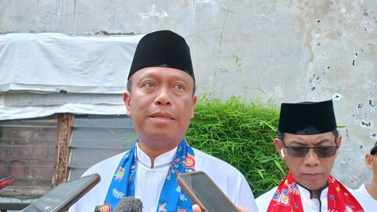 Wali Kota Jaktim, Munjirin, luncurkan program jemput bola untuk deteksi dini TBC dan optimalkan Kampung Siaga TBC guna tekan penyebaran penyakit yang telah menginfeksi 2.645 warga Jaktim periode Januari-Maret 2025.