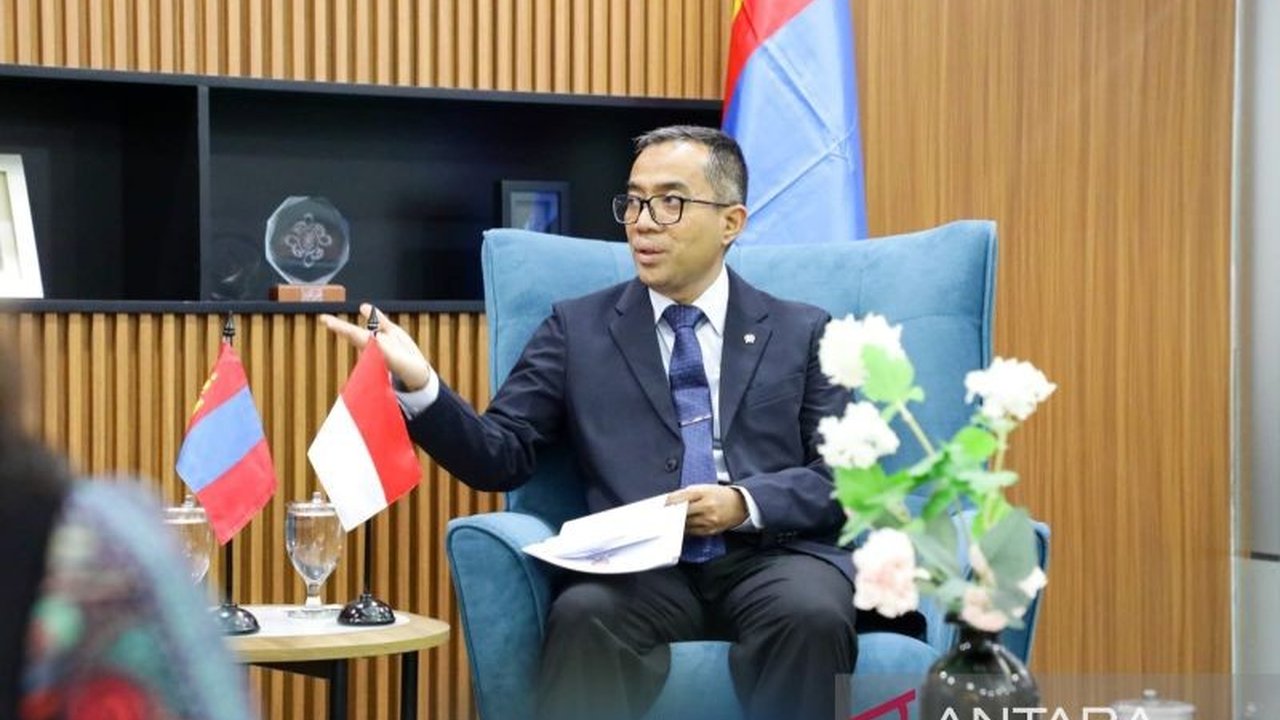 Kemdiktisaintek RI dan Mongolia jalin kerja sama bilateral di bidang pendidikan tinggi, sains, dan teknologi, termasuk peluang beasiswa PhD bagi pengajar Mongolia.