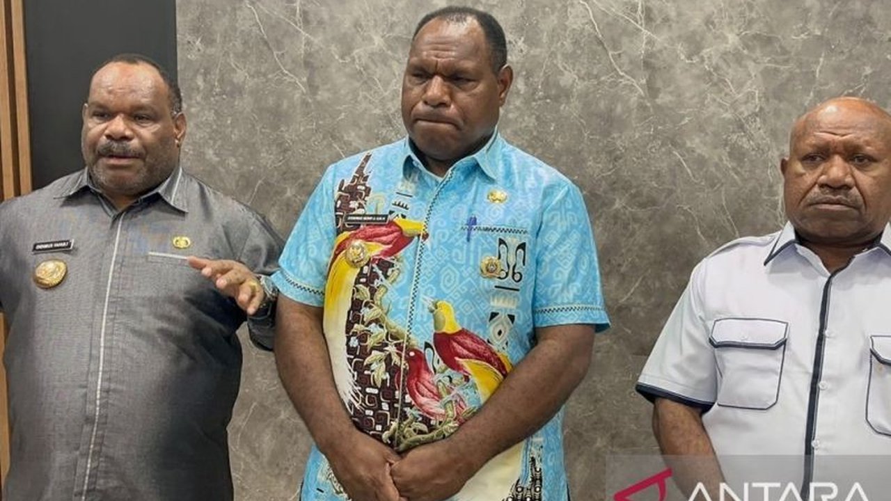 Pemkab Yahukimo menyerahkan bantuan Rp1 miliar kepada Jayawijaya untuk membantu penanganan banjir dan longsor yang melanda sejak 25 April 2025, sebagai bentuk solidaritas antar daerah di Papua Pegunungan.