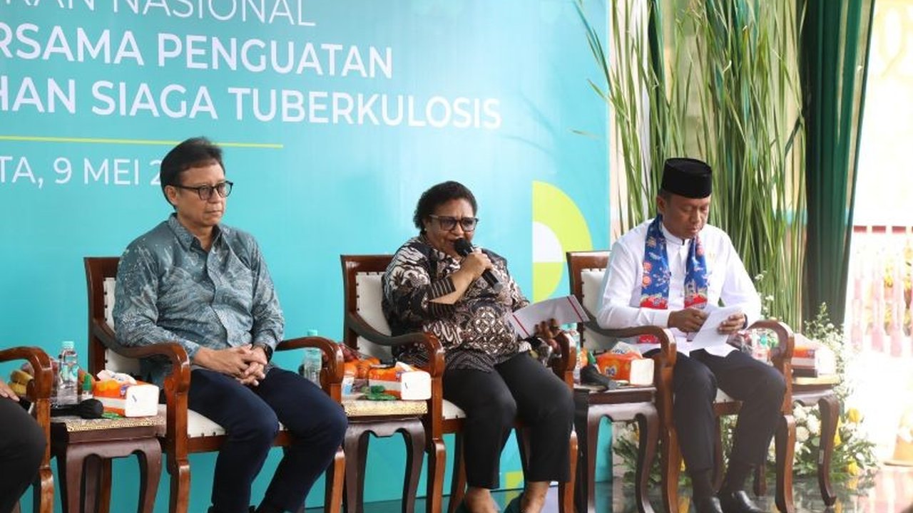 Wamendagri Ribka Haluk meminta pemerintah daerah proaktif dukung Gerakan Bersama Penguatan Desa dan Kelurahan Siaga Tuberkulosis untuk penanggulangan penyakit yang dapat disembuhkan ini.