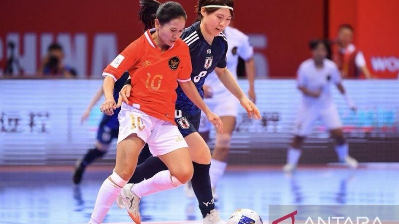 Timnas Futsal Putri Indonesia bermain imbang tanpa gol melawan Thailand pada laga kedua Grup C Piala Asia Futsal Putri 2025, menjaga peluang lolos ke babak selanjutnya.
