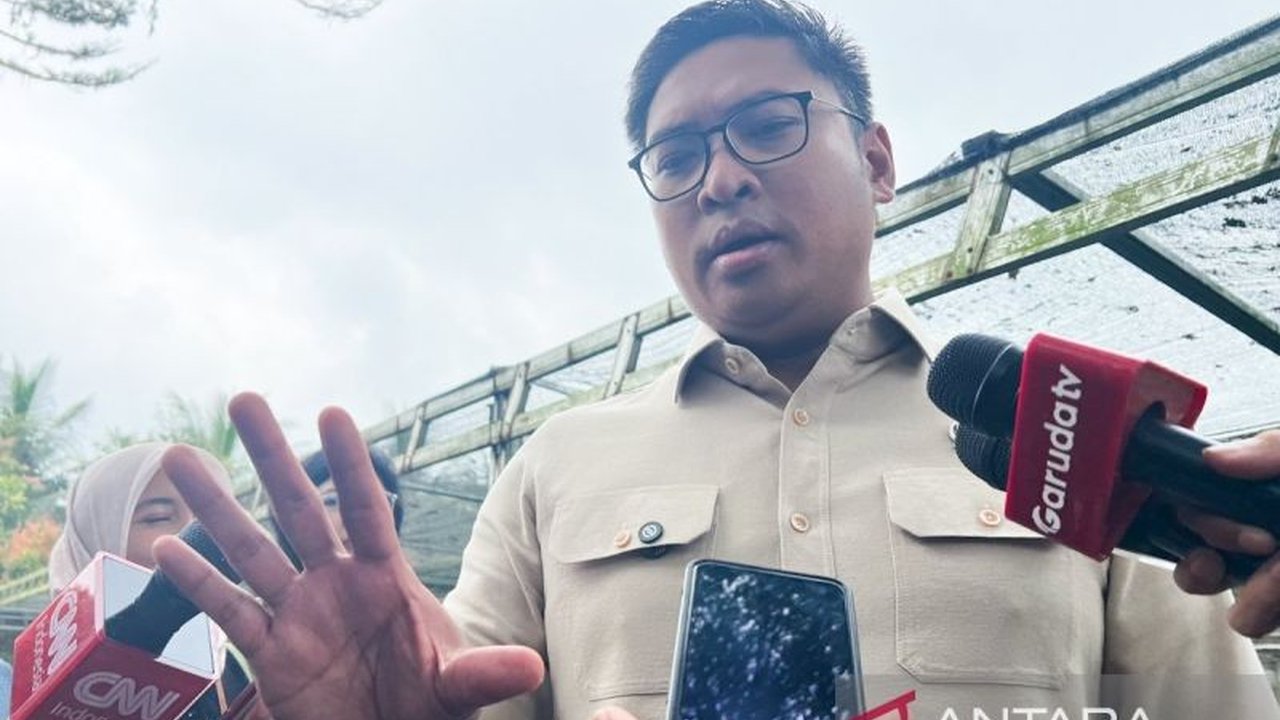 Wakil Menteri Pertanian umumkan capaian serapan gabah oleh Bulog sebesar 2 juta ton setara beras, memperkuat Cadangan Beras Pemerintah (CBP) dan ketahanan pangan nasional.