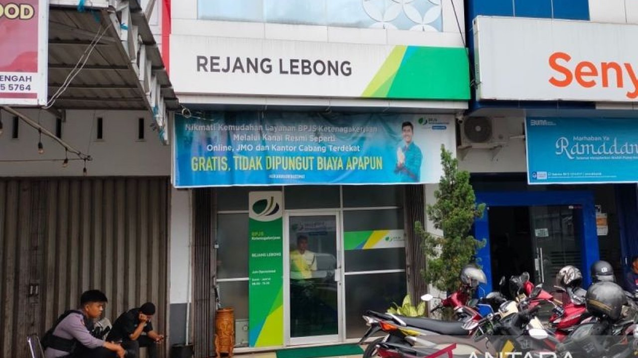 BPJAMSOSTEK Cabang Rejang Lebong telah membayarkan klaim jaminan sosial kepada 14 perangkat RT/RW yang meninggal dunia sejak 2022, dengan total mencapai Rp588 juta.