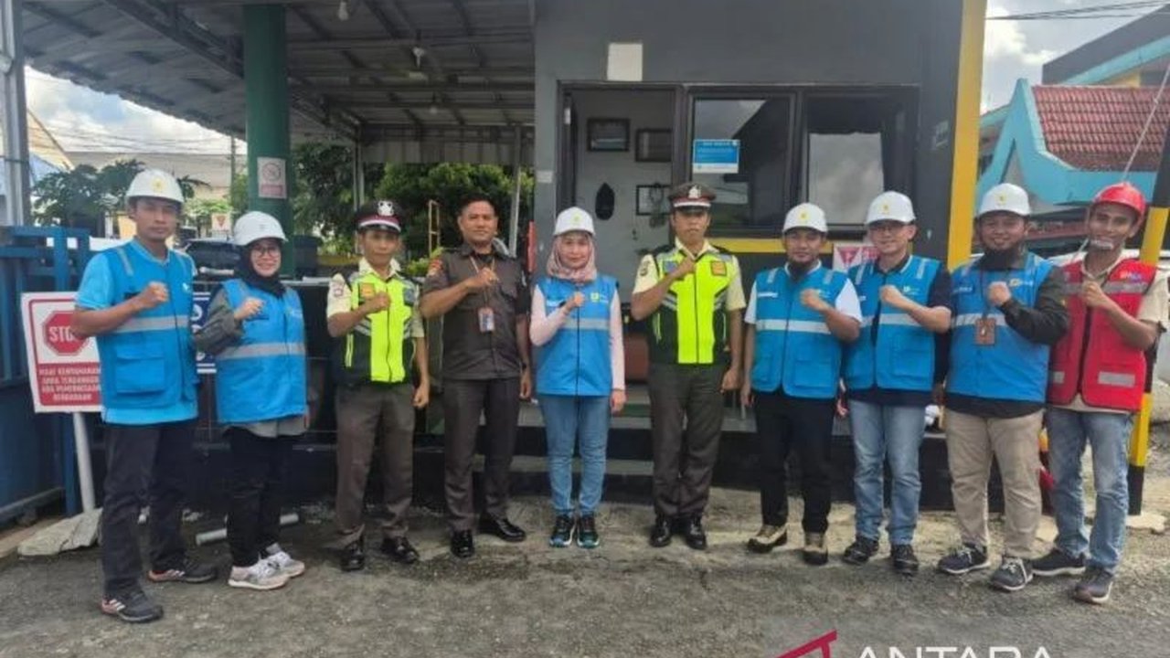 PT PLN (Persero) UIW Kepulauan Bangka Belitung berkomitmen menjaga lingkungan kerja aman dan andal melalui penguatan sistem manajemen pengamanan, termasuk monitoring dan evaluasi di Gardu Induk Pangkalpinang.