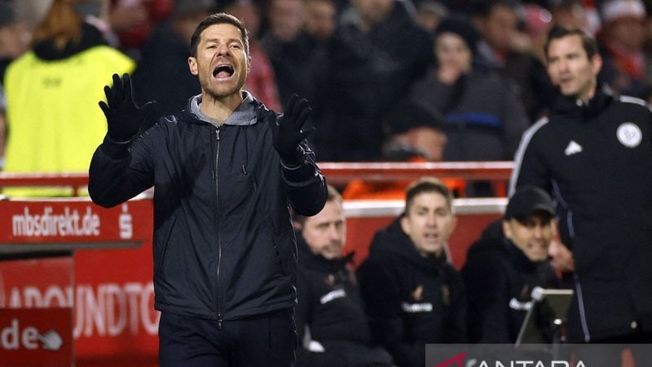 Xabi Alonso resmi meninggalkan Bayer Leverkusen akhir musim ini, memicu spekulasi kepindahannya ke Real Madrid setelah membawa Leverkusen meraih gelar Liga Jerman.