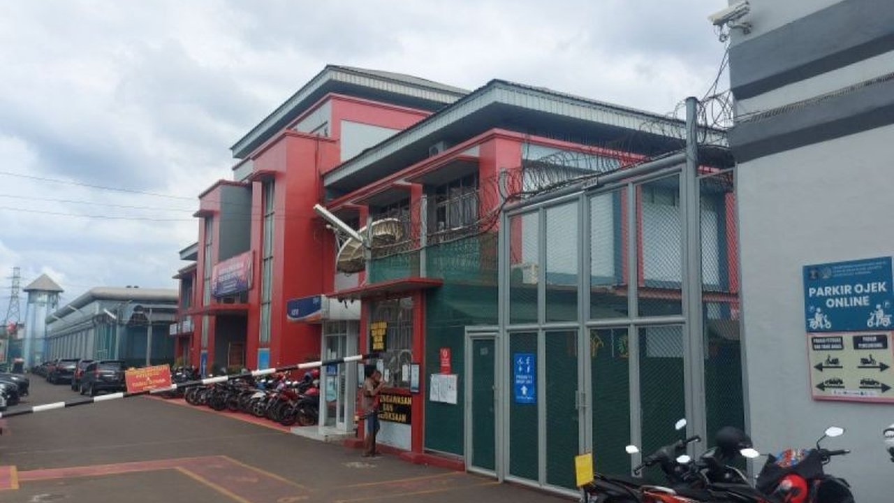 Kementerian PKP membentuk satgas untuk memanfaatkan lahan lapas di perkotaan sebagai lokasi perumahan, mengatasi masalah overcrowding lapas dan krisis hunian di Indonesia.