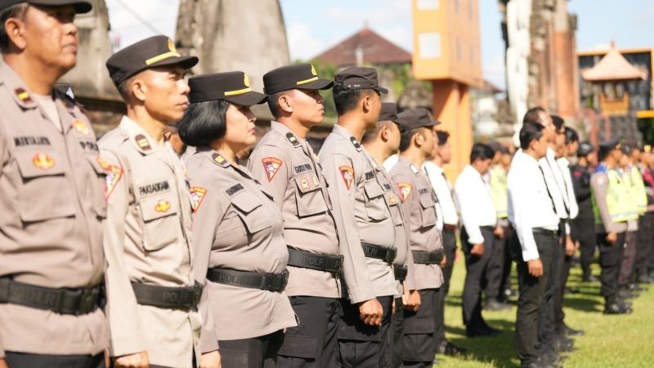 Polda Bali menggelar Operasi Pekat Agung 2025 untuk memberantas premanisme, perjudian, miras, prostitusi, geng motor, dan kejahatan siber demi keamanan pariwisata Bali.