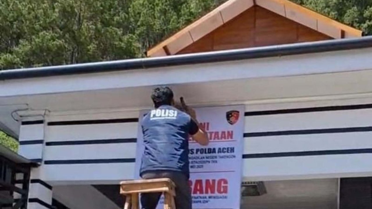 Polda Aceh menyita rumah seorang karyawan PT BPRS Gayo di Aceh Tengah terkait kasus dugaan pembiayaan fiktif senilai Rp48 miliar yang merugikan negara.