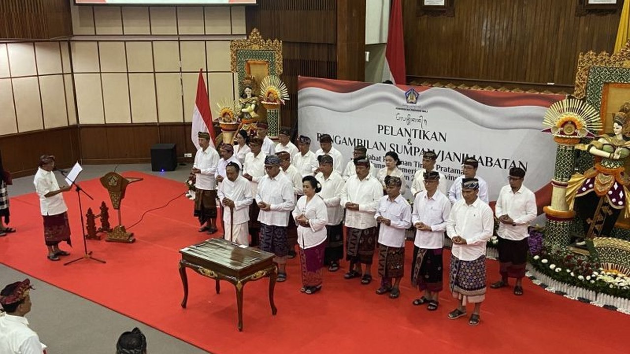 Gubernur Bali, Wayan Koster, sukses mengisi 21 jabatan pimpinan tinggi pratama di lingkungan Pemprov Bali tanpa seleksi, mencegah praktik jual beli jabatan dengan menerapkan sistem merit berbasis kompetensi.