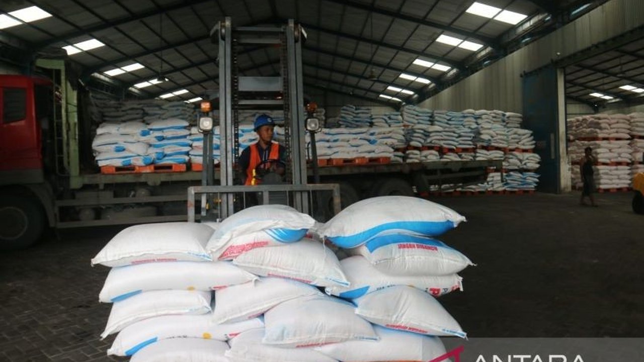Jawa Timur mencatatkan serapan pupuk subsidi tertinggi di Indonesia, mencapai 31 persen dari total alokasi tahun 2025, melampaui rata-rata nasional.