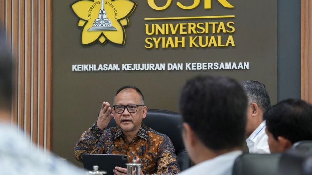 Direktur Jenderal Dikti, Prof. Khairul Munadi, sosialisasikan program Kampus Berdampak di Forum Rektor Aceh untuk mendorong perguruan tinggi berkontribusi nyata pada pembangunan daerah.