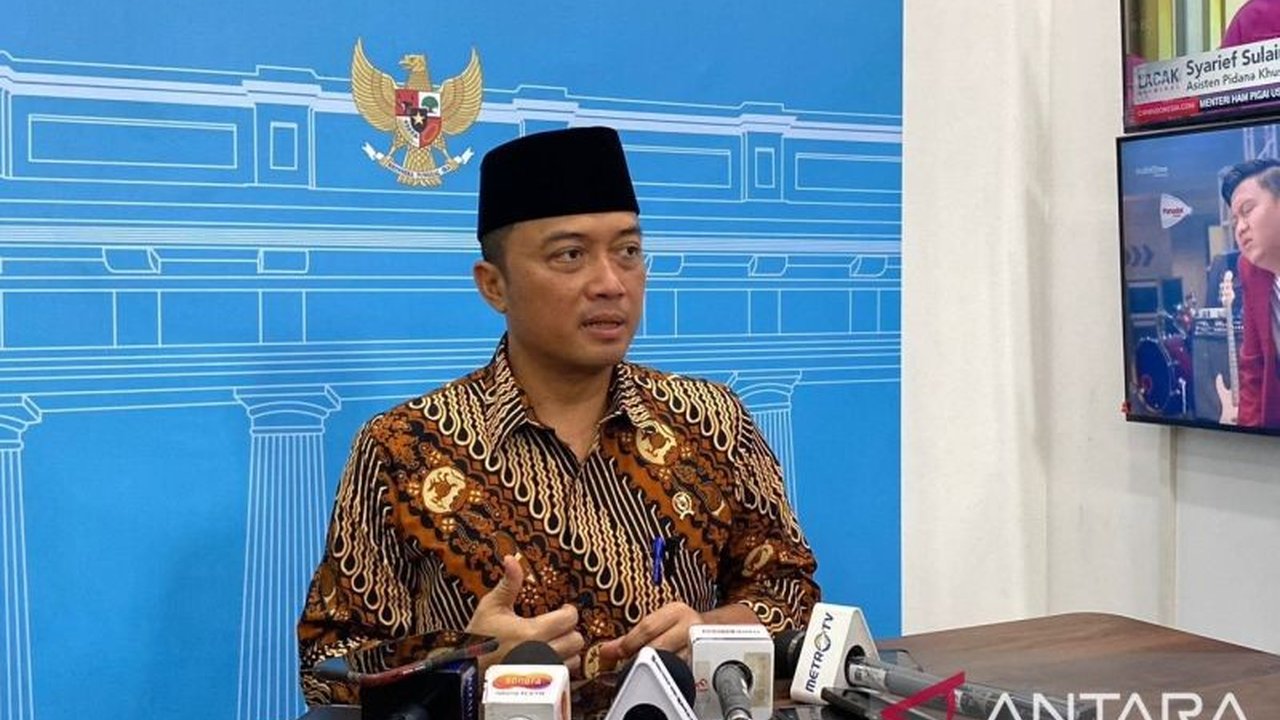 Menteri Sekretaris Negara membantah kebijakan efisiensi anggaran menjadi penyebab pertumbuhan ekonomi Indonesia yang melambat di kuartal I 2025, dan menjelaskan beberapa faktor lain yang turut berpengaruh.