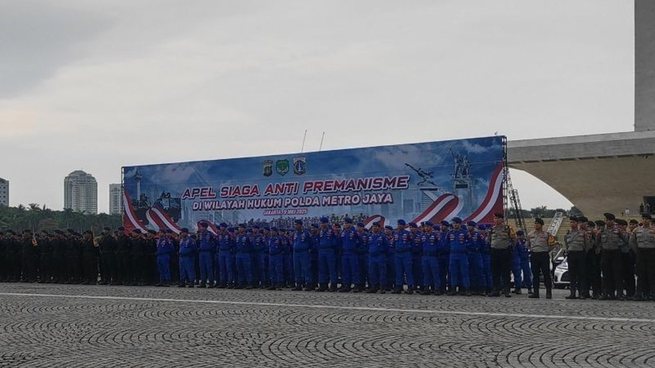 Polda Metro Jaya menggelar apel siaga anti premanisme selama 15 hari, mengerahkan 999 personel gabungan untuk memberantas aksi premanisme dan menciptakan iklim investasi yang stabil.