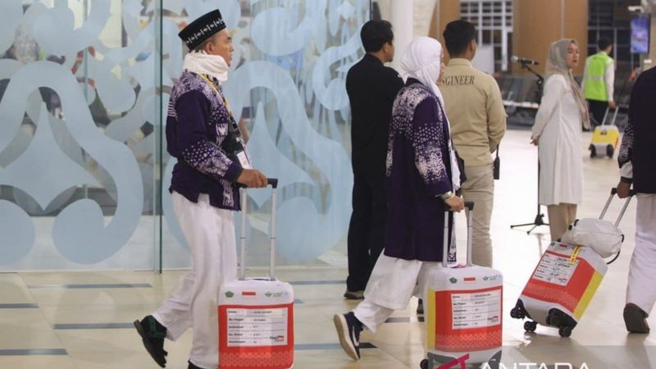 Kemenag Kabupaten Cirebon menyiapkan 446 kuota cadangan haji untuk tahun 2025 guna mengantisipasi pembatalan keberangkatan jemaah karena berbagai hal, dengan 112 calon haji telah melunasi biaya perjalanan ibadah haji.