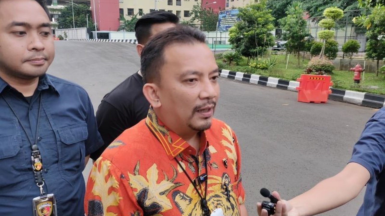 Polisi berhasil menangkap UR (20), pelaku pembunuhan ML (34) di Kalideres, Jakarta Barat, hanya dalam waktu empat jam setelah kejadian berkat kesigapan petugas dan rekaman CCTV.