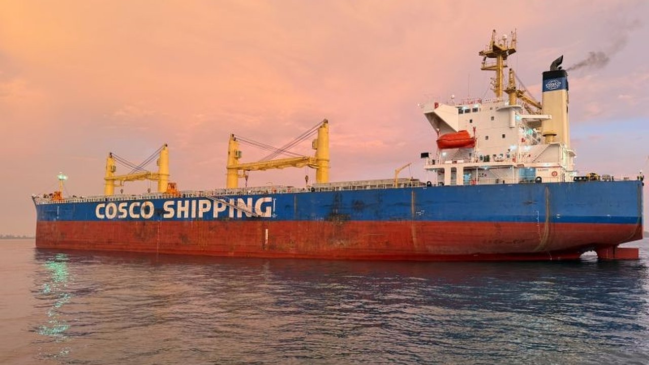 PT Pelindo Regional 2 Bengkulu meningkatkan layanan dengan menyediakan pandu labuh luar untuk kapal besar di Pelabuhan Pulau Baai, Bengkulu, guna meningkatkan keselamatan dan keamanan pelayaran.