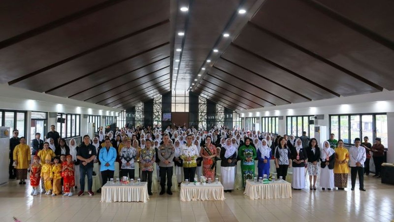 Bupati Bengkayang tekankan pentingnya peningkatan mutu PAUD di Kalimantan Barat untuk membentuk generasi penerus bangsa yang berkualitas dan berkarakter.