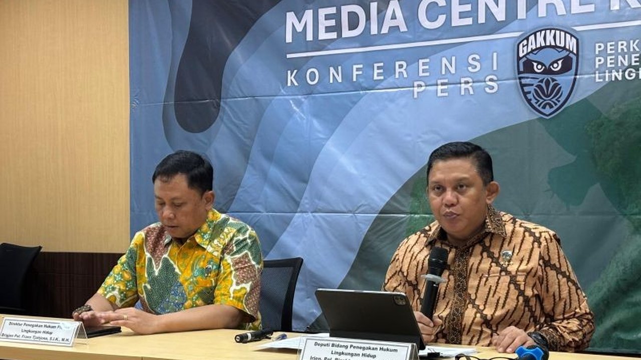 Kementerian Lingkungan Hidup (KLH) meminta pemerintah daerah mencabut izin usaha di Puncak, Jawa Barat, karena dinilai melanggar aturan dan mengancam lingkungan.