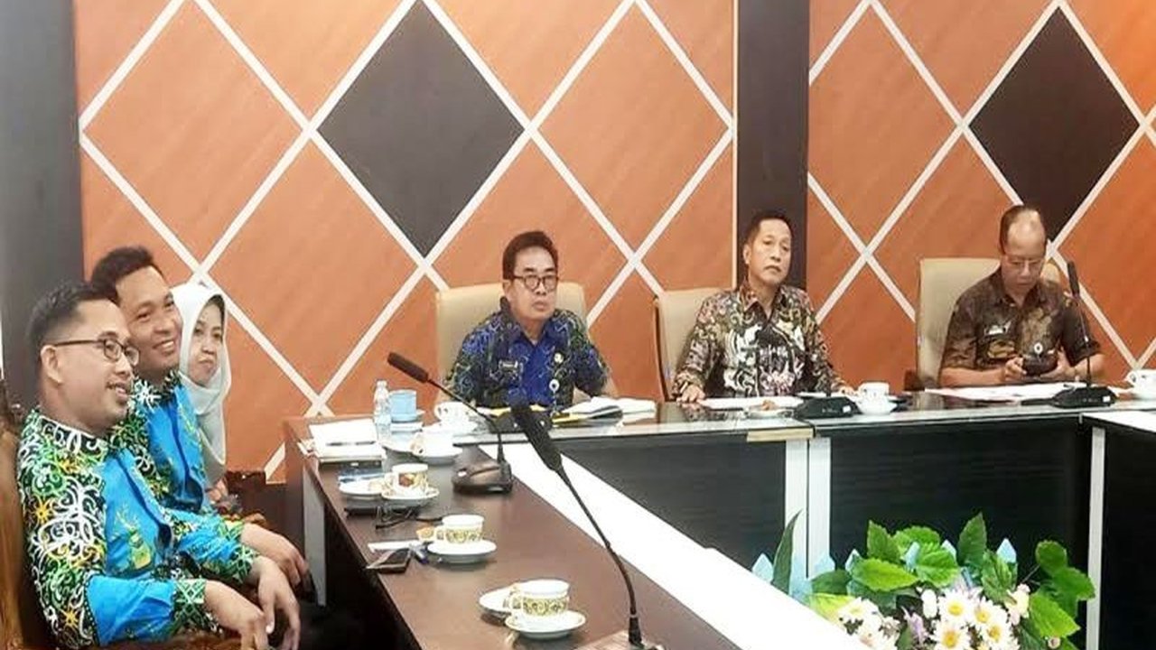 Pemkab Barito Utara berkomitmen mempercepat program strategis dengan APBD 2025 tertinggi di Kalimantan Tengah mencapai Rp3 triliun, fokus pada pembangunan dan kesejahteraan masyarakat.