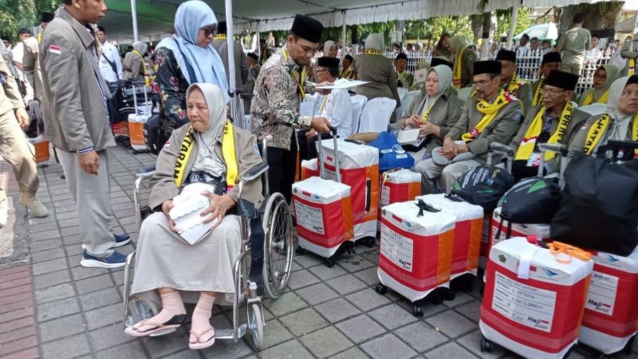 Kemenag Mataram melakukan penyesuaian kloter keberangkatan haji untuk memastikan 393 jamaah di kloter 3 berangkat sesuai visa, sementara kloter 9 tetap dipantau.