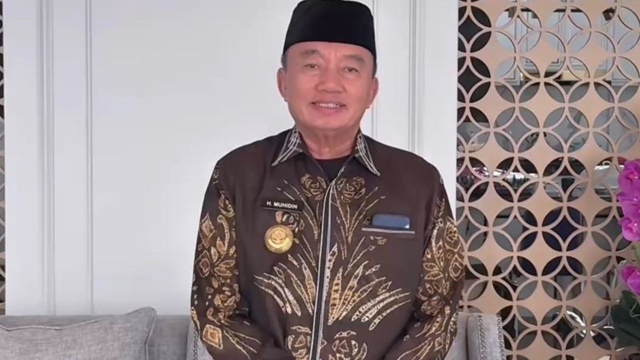 Gubernur Kalimantan Selatan meminta Lembaga Pengawas Reformasi Indonesia (LPRI) mencabut gugatan hasil Pemungutan Suara Ulang (PSU) Pilkada Banjarbaru di Mahkamah Konstitusi karena dinilai melanggar netralitas pemerintahan.