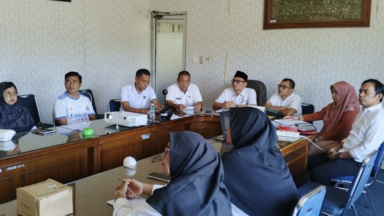 Pemkab Pasaman Barat gencar sosialisasikan pembentukan Koperasi Desa Merah Putih di 90 nagari, ditargetkan rampung Juli 2025 untuk perkuat ekonomi kerakyatan.