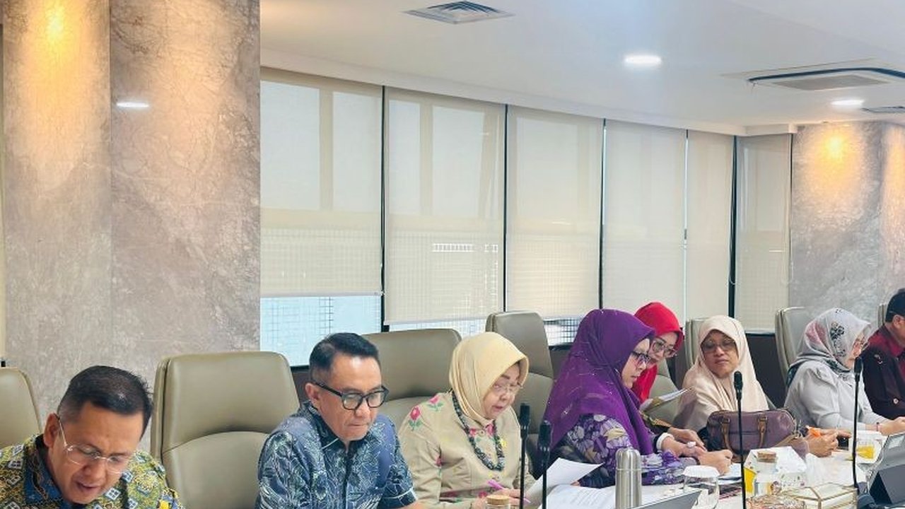 DPRD Sulteng melakukan konsultasi ke Kementerian Ketenagakerjaan dan Kemendagri untuk memastikan Raperda Ketenagakerjaan selaras dengan regulasi nasional dan melindungi tenaga kerja lokal.