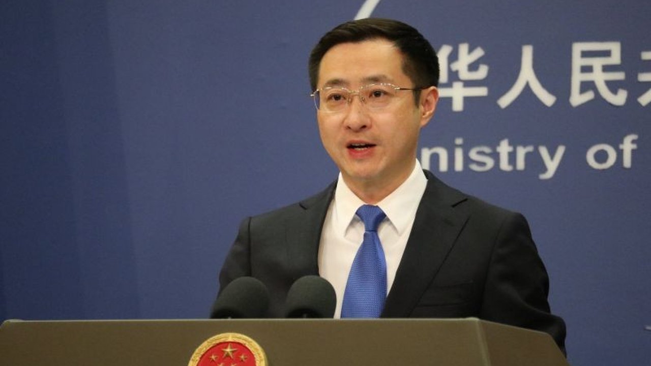 Pemerintah China menyampaikan ucapan selamat kepada Paus Leo XIV dan berharap Vatikan dapat terus berdialog konstruktif dengan China serta memajukan hubungan bilateral.