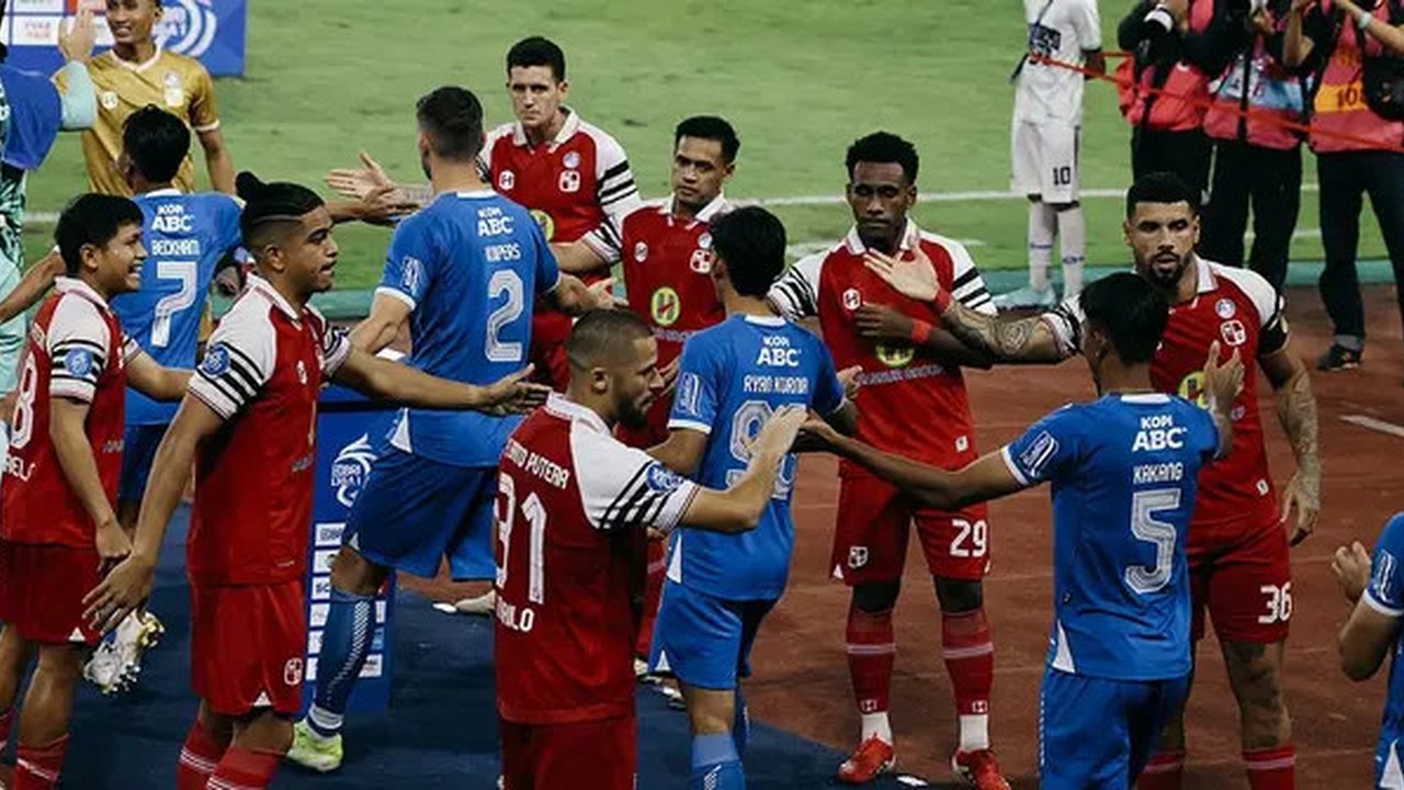 Persib Bandung melawan Barito Putera. (Bola.com/Instagram Persib Bandung).