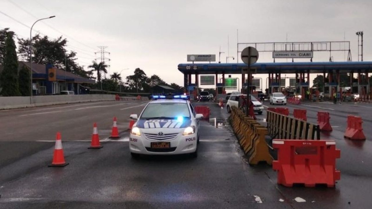Contraflow Tol Jagorawi: Antisipasi Lonjakan Kendaraan saat Libur Waisak