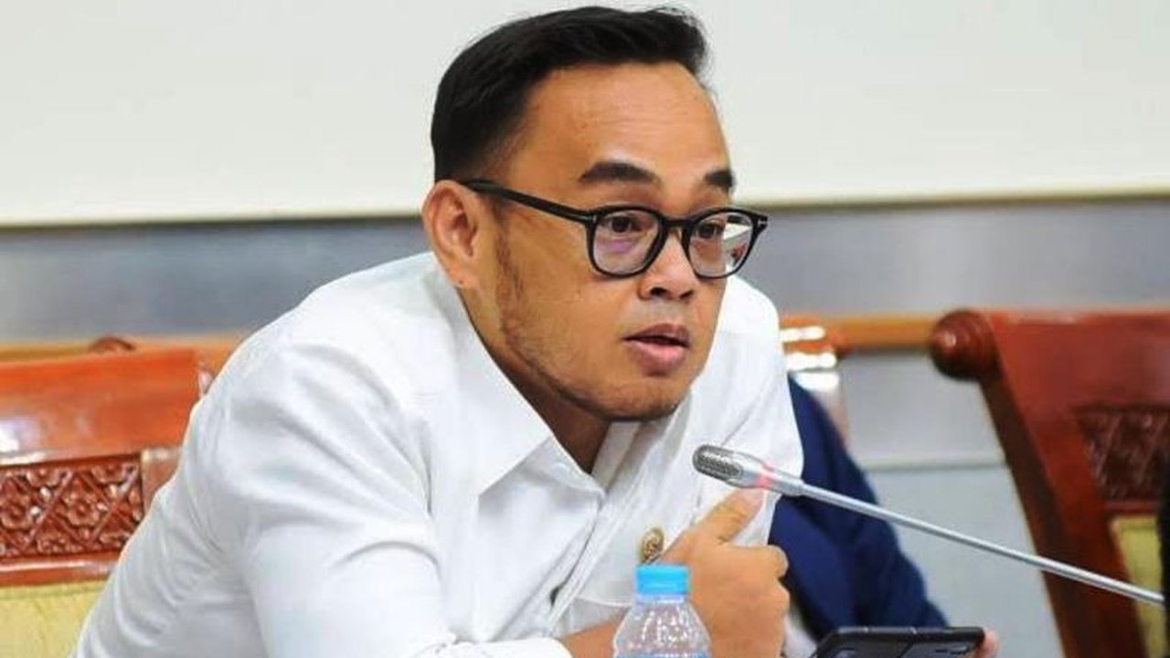 Wakil Ketua Komisi III DPR RI memberikan apresiasi tinggi kepada Polri atas keberhasilannya mengungkap 3.326 kasus premanisme di Indonesia periode 1-9 Mei 2025, sebagai bukti nyata kehadiran negara dalam menjamin keamanan masyarakat.