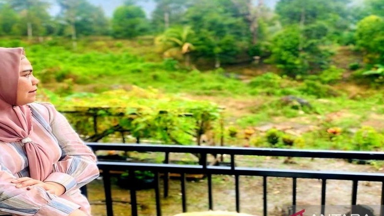 Masyarakat Desa Cempaka Putih, Gorontalo Utara, mendesak DPRD setempat untuk mencegah alih fungsi lahan hutan menjadi perkebunan kelapa demi menjaga kelestarian lingkungan.