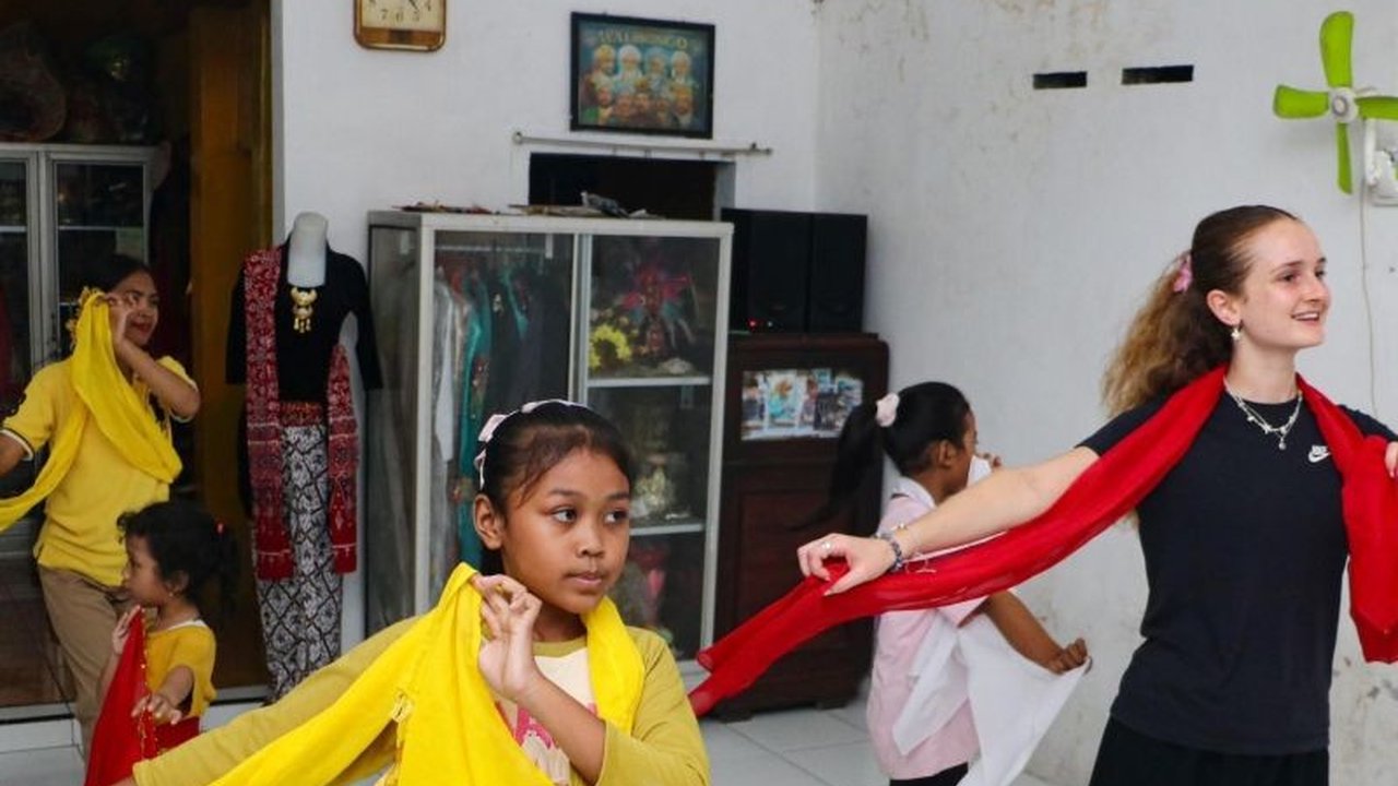 Pemerintah Kota Madiun mengoptimalkan program Worldpacker untuk mempromosikan wisata dan budaya lokal ke turis asing, meningkatkan daya tarik Kota Madiun di kancah internasional.