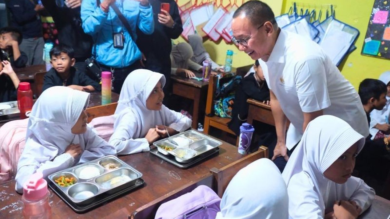 Kasus keracunan massal siswa di Bogor akibat program Makan Bergizi Gratis (MBG) mendorong Wakil Ketua MPR Eddy Soeparno untuk meminta evaluasi menyeluruh demi peningkatan kualitas dan keamanan program tersebut.