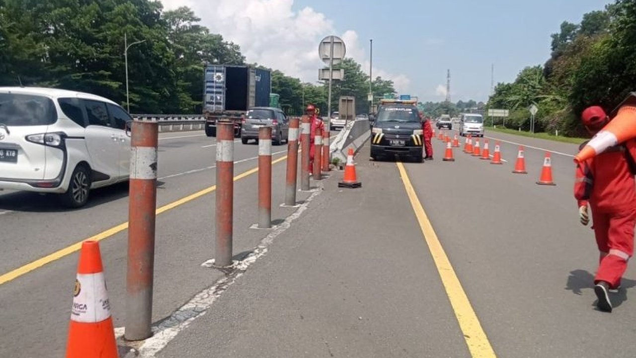 Contraflow di Tol Jagorawi arah Puncak dihentikan pada pukul 12.15 WIB setelah diberlakukan sejak pukul 06.25 WIB, Jasa Marga imbau pengendara antisipasi rute dan waktu perjalanan.