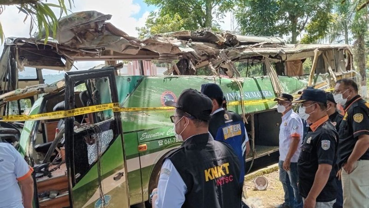 Kecelakaan maut bus ALS di Padang Panjang yang menewaskan 12 orang dan melukai 23 lainnya kini telah dinaikkan statusnya ke penyidikan oleh Polres Padang Panjang, dengan dugaan awal rem blong.