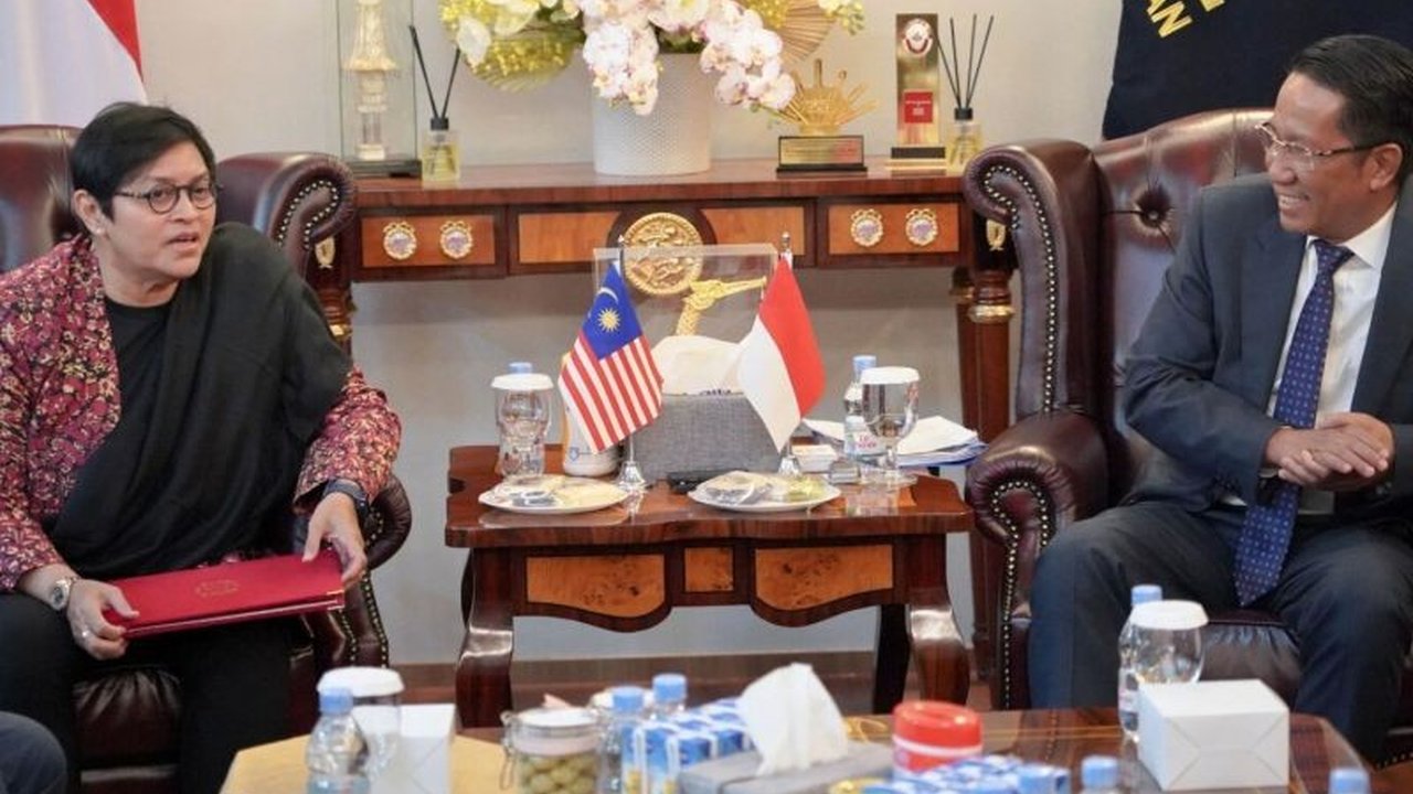 Indonesia mengusulkan Malaysia bergabung dalam Konvensi Apostille untuk mempermudah legalisasi dokumen antar kedua negara, mengingat tingginya interaksi warga kedua negara.