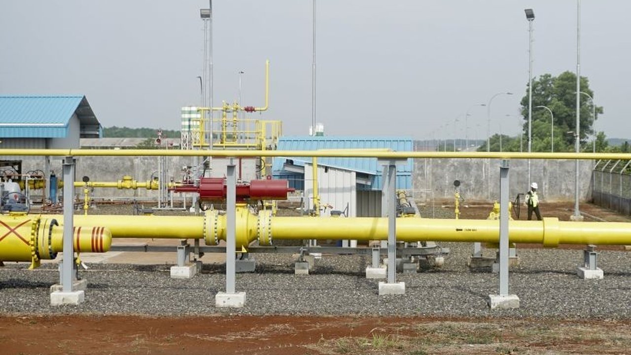 Wakil Ketua Umum Kadin Perindustrian, Saleh Husin, menyoroti kendala implementasi suplai gas bagi industri di Indonesia, yang menghambat pertumbuhan ekonomi dan membutuhkan perbaikan kebijakan pemerintah.