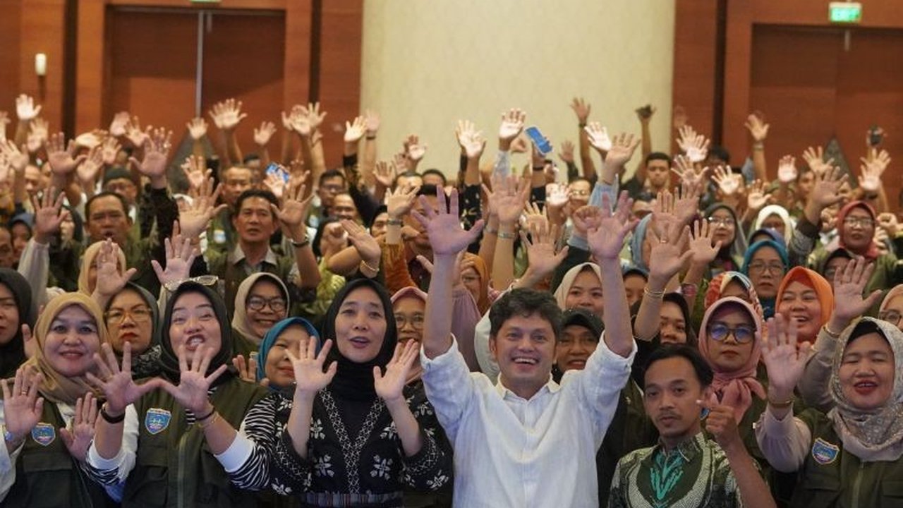 Pendiri GSM, Muhammad Nur Rizal, menekankan pentingnya pendidikan dasar yang fokus membangun kemampuan berpikir kritis dan ilmiah siswa sebelum mempelajari teknologi modern seperti AI, guna mencegah ilusi kecerdasan dan mendorong revolusi kultural dalam p