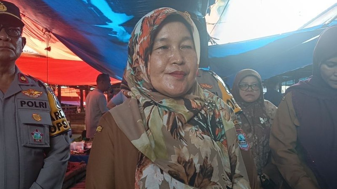 Pemerintah Kabupaten Pasaman Barat memastikan ketersediaan stok pangan cukup untuk memenuhi kebutuhan masyarakat hingga Mei 2025, didukung produksi lokal dan pasokan dari daerah lain.