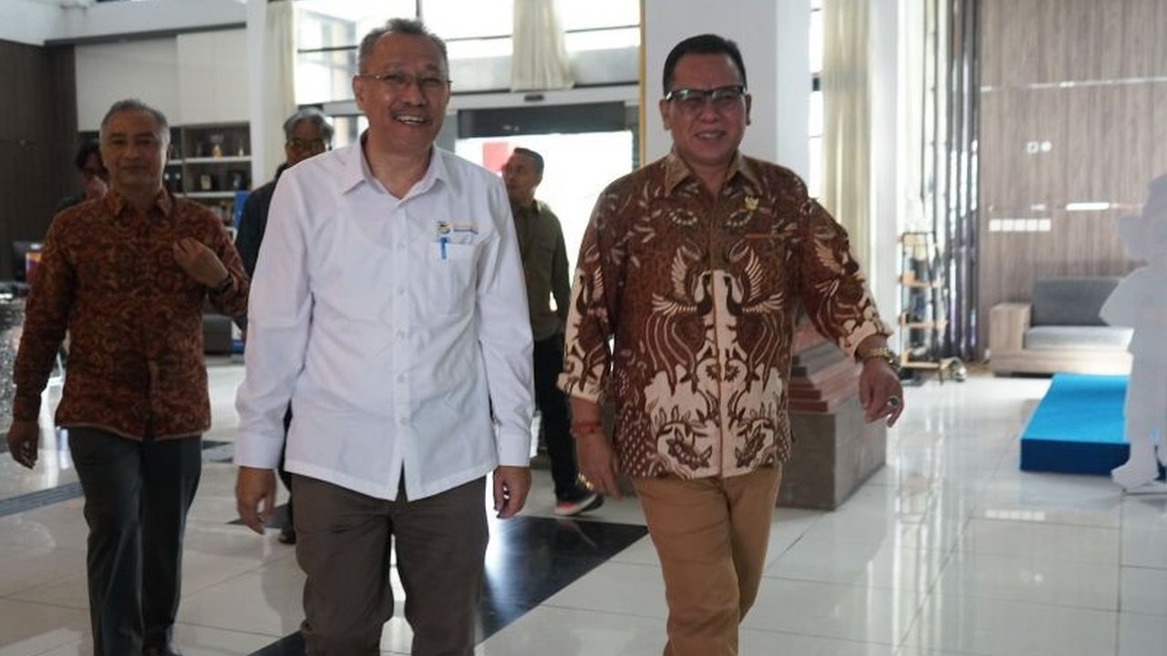 Sekjen Kemendikbudristek meninjau laboratorium Fakultas Kedokteran Undiksha, memastikan pemanfaatan fasilitas PR-PTN 2024 untuk pendidikan kedokteran unggul dan berdaya saing.