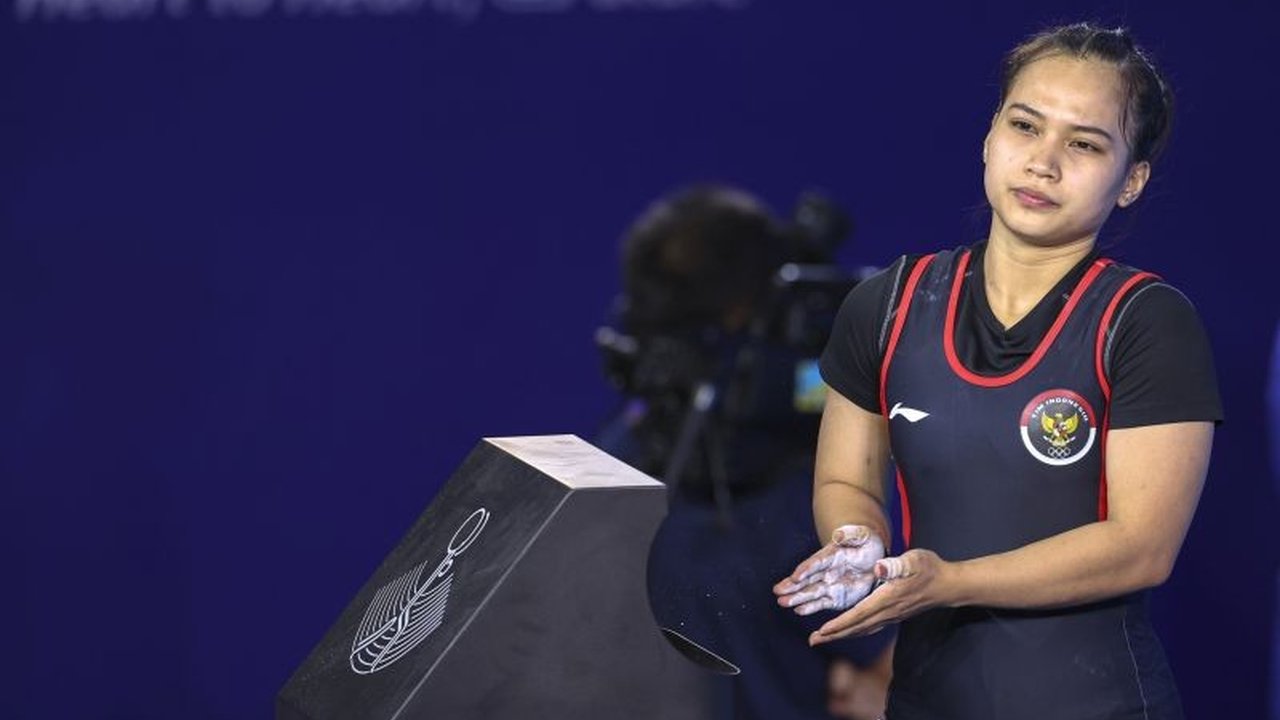 Atlet angkat besi Indonesia, Juliana Klarisa, berhasil meraih medali perunggu pada Kejuaraan Asia Angkat Besi 2025 di China, meskipun gagal menambah pundi medali di kategori clean and jerk.