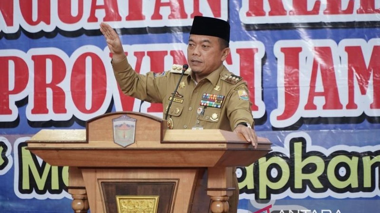 Pemerintah Provinsi Jambi merencanakan pembangunan kebun binatang baru dan lapangan golf terpadu di Sungai Gelam, Muaro Jambi, untuk mengatasi kondisi kebun binatang lama yang tidak ideal dan meningkatkan fasilitas olahraga.