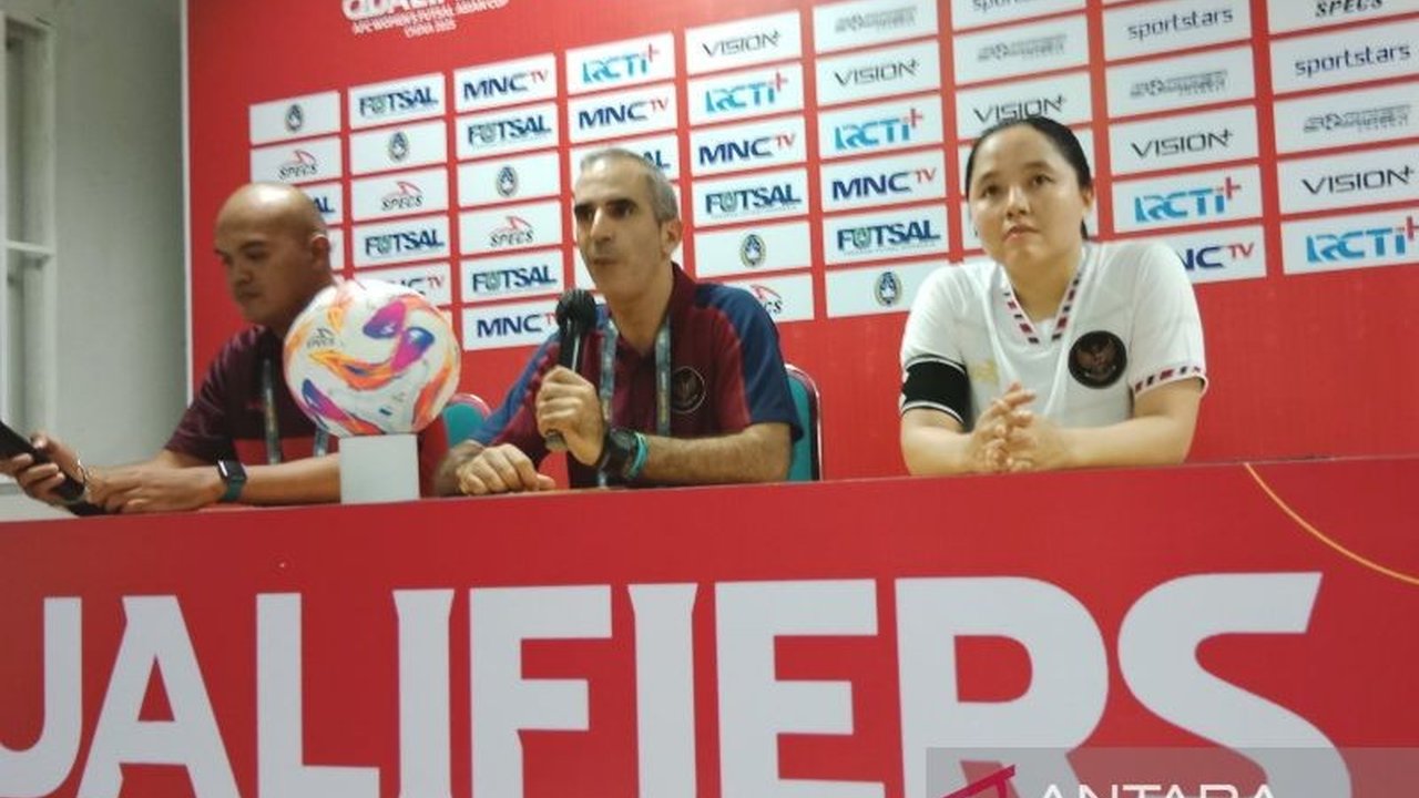 Pelatih Timnas Futsal Putri Indonesia, Luis Estrela, optimistis timnya mampu menghadapi Hong Kong di laga pamungkas Grup B Kualifikasi Piala Asia Futsal Putri 2025 di Yogyakarta, meskipun memprediksi pertandingan akan lebih ketat.