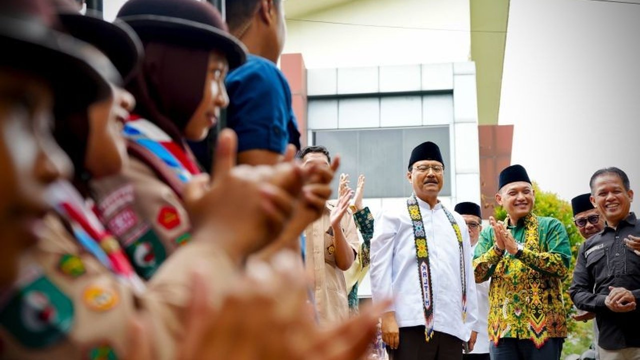 Menteri Sosial Saifullah Yusuf menargetkan pembangunan lima Sekolah Rakyat di Kalimantan Timur untuk mendukung kesetaraan pendidikan bagi masyarakat miskin ekstrem pada tahun ini.